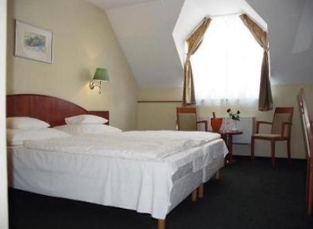 Gottwald Hotel Tatabánya Quarto foto