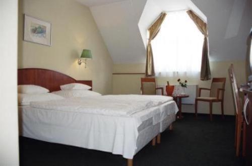 Gottwald Hotel Tatabánya Quarto foto